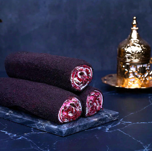 OREO BISCUIT COATED, POMEGRANATE FLAVORED, BARBERRY PIECES WHITE CREAM - 100g